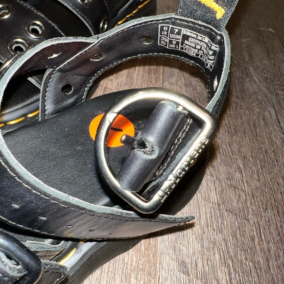 Dr. Martens Gryphon Leather Sandals Wmns 7 - NWOT - Picture 5 of 8